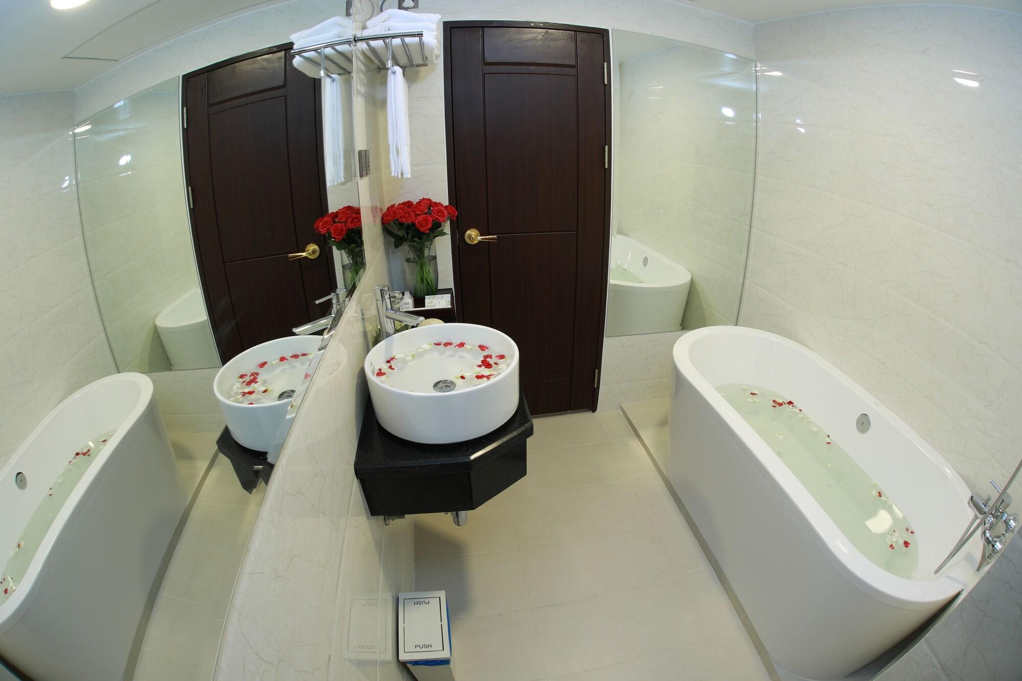 Rose Palace Hotel Rangoon Eksteriør billede
