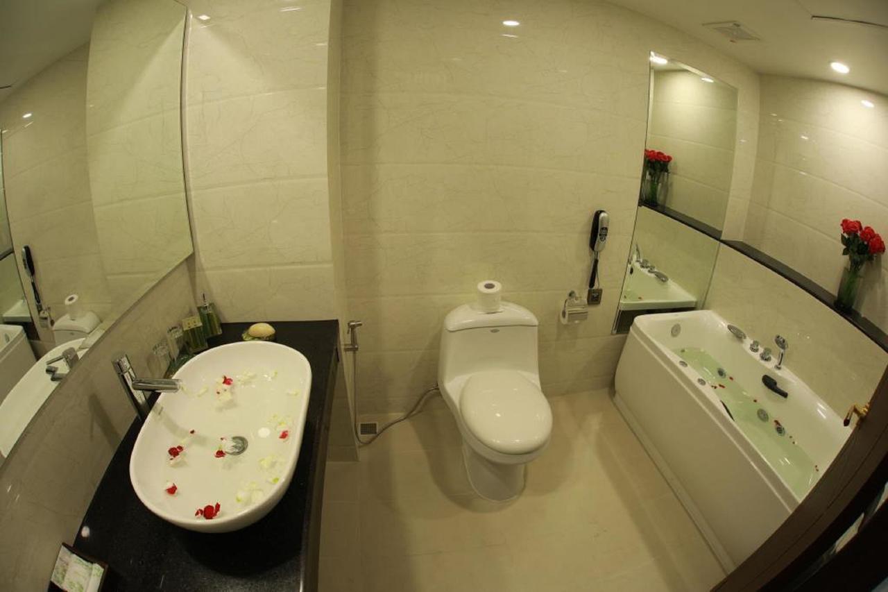 Rose Palace Hotel Rangoon Eksteriør billede